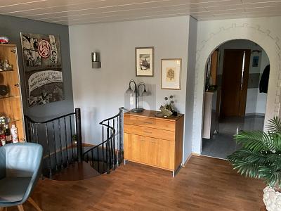 HOCHWERTIG RENOVIERT MIT VIEL PLATZ 4 zimmer