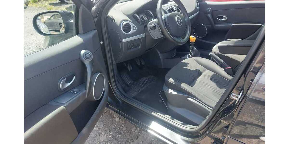 Renault clio 203.150 km 1.999 &euro; Witten 58454