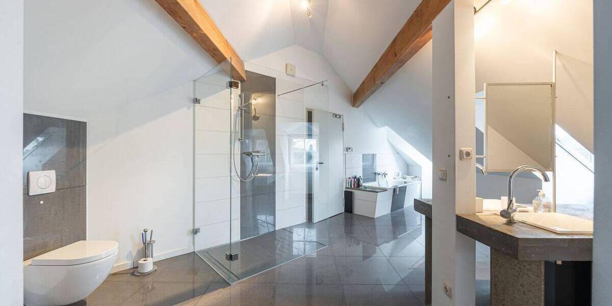 Denkmalgeschütztes Anwesen in idyllischer Lage von Duisburg-Friemersheim 8 zimmer