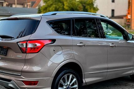 Ford Kuga 83.300 km 15.000 &euro; Wuppertal-Langerfeld-Beyenburg 42277