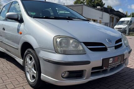 Nissan Almera Tino