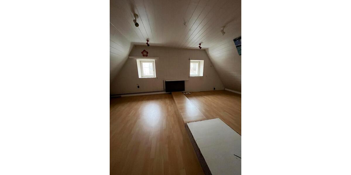 Einfamilienhaus Essen Stadtbezirk VI - 8 Zimmer, 240 m&sup2;, 72.000&euro; | Angebot:25483492