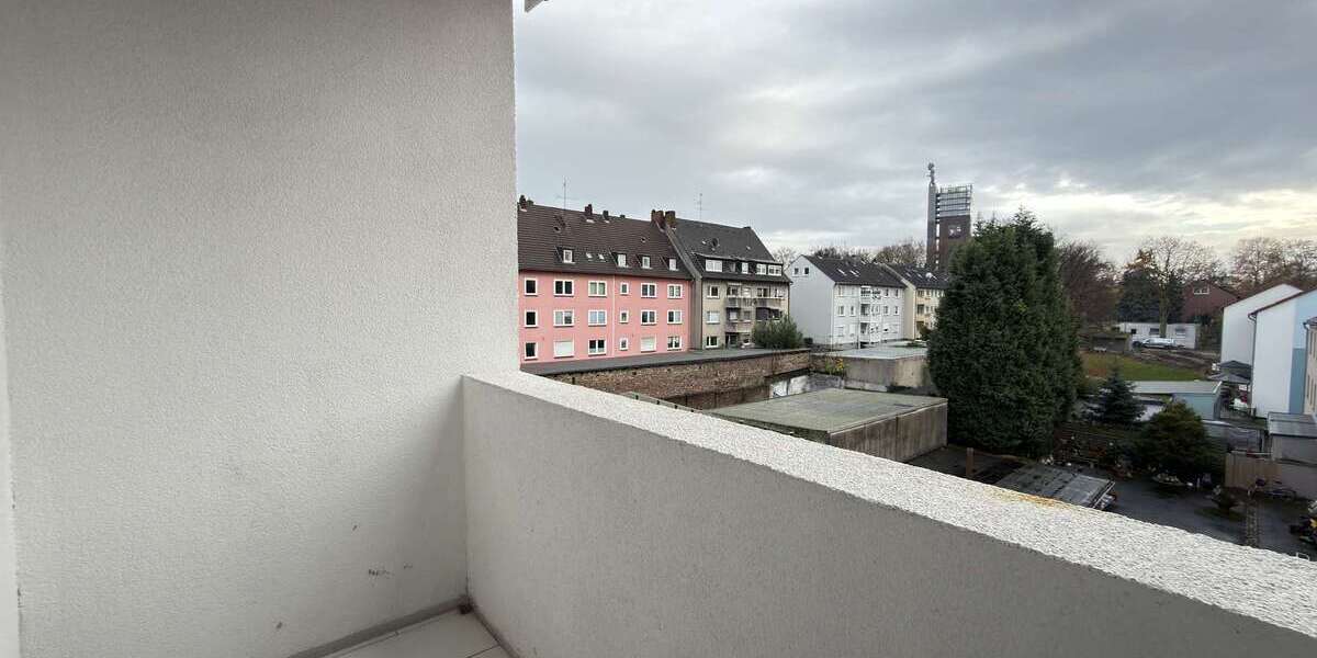 Exklusives Investment: Kernsaniertes Mehrfamilienhaus mit Balkon und Terrasse - Mehrfamilienhaus, Wohnhaus Gelsenkirchen Gelsenkirchen-West | Angebot:25751689