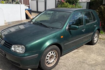VW Golf 151.173 km 800 &euro; Ratingen 40880