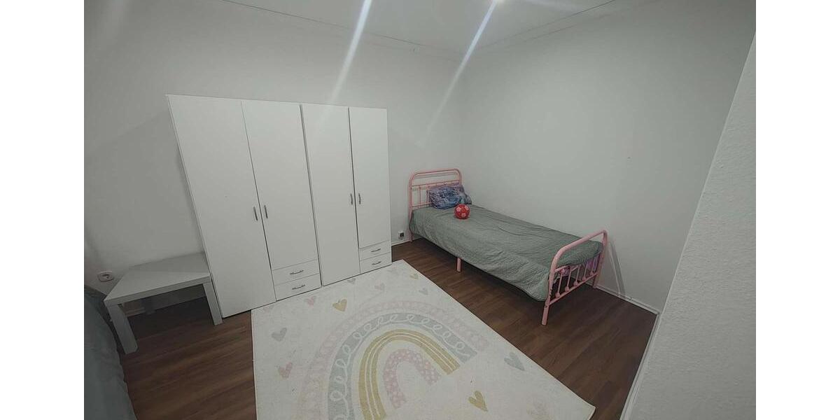 Schöne Altbau-Wohnung im Erdgeschoss 2 zimmer