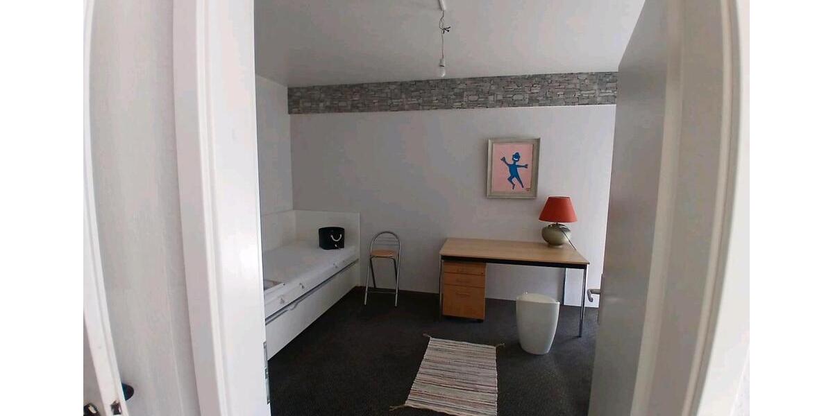 Etagenwohnung Düsseldorf Flingern Süd - 5 Zimmer, 130 m&sup2;, 650&euro; | Angebot:24515667