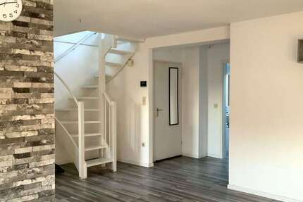 Wohnung zum Kaufen in Essen 110.000 € 65.3 m² 3.5 zimmer