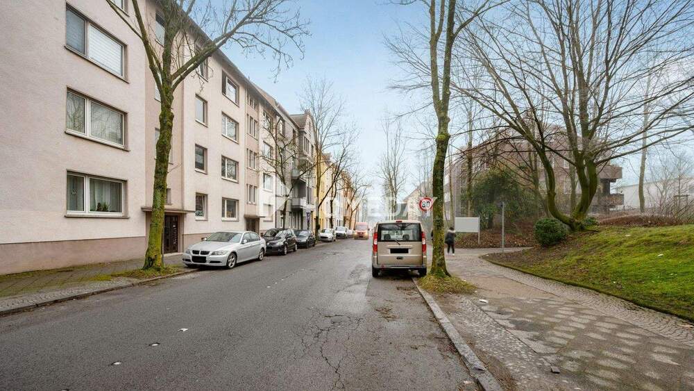 Zusammengelegt und modernisiert - großzügige Wohnung mit zwei Kellerräumen in Bochum-Hamme 5 zimmer