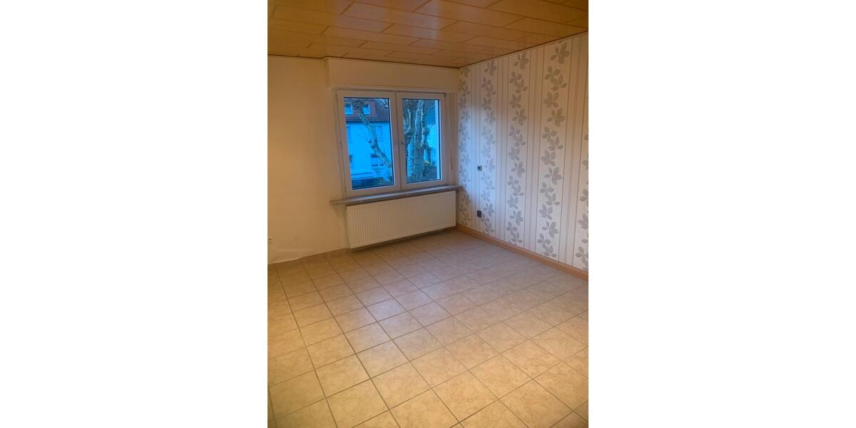 Helle Zweieinhalbzimmer-Wohnung im 1. OG mit 64 m2 2 zimmer
