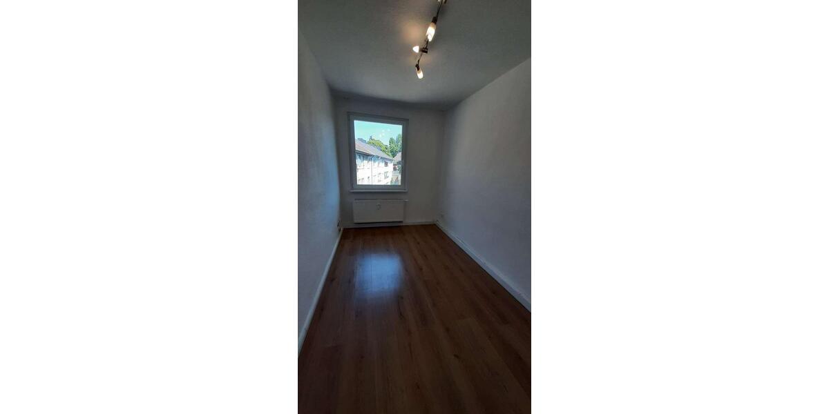 Landgrafenstraße 2- helle 3 ZKB Wohnung im 3.OG zu vermieten 3 zimmer