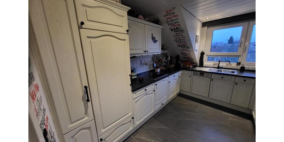 Großzügige DG-Wohnung in ruhiger Lage ohne Provision 4.5 zimmer