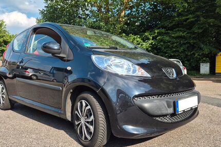 Peugeot 107 171.522 km 2.100 &euro; Essen 45130