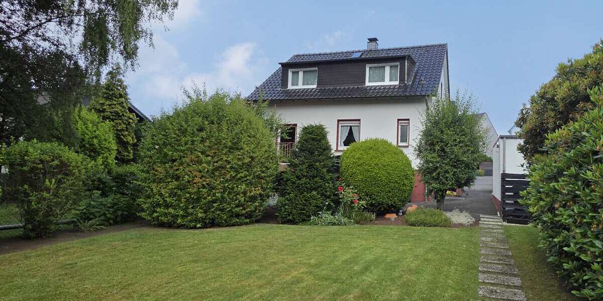 Einfamilienhaus Solingen Central - 7 Zimmer, 120 m&sup2;, 348.000&euro; | Angebot:26924447