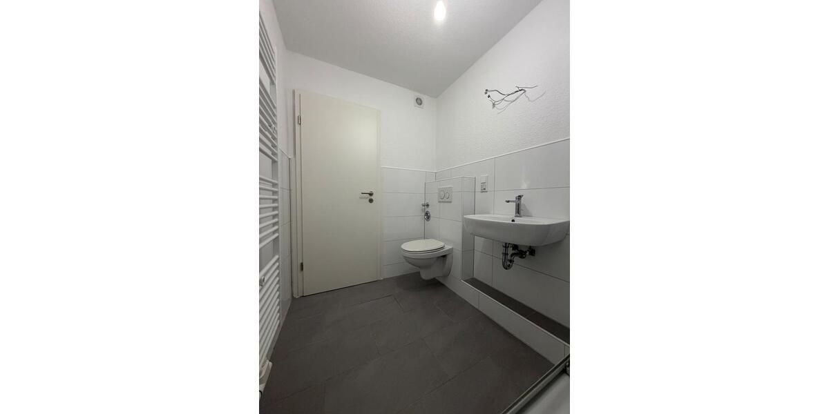 Etagenwohnung Duisburg Mittelmeiderich - 1 Zimmer, 50 m&sup2;, 650&euro; | Angebot:25790433