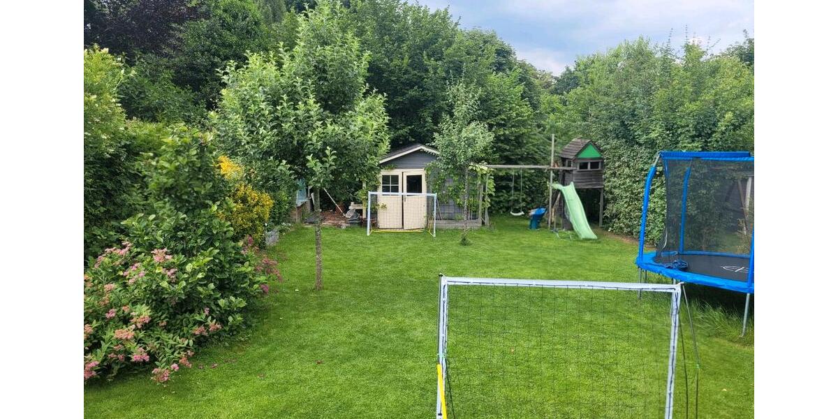 Attraktives Einfamilienhaus mit unverbaubarem Blick ins Grüne 5.5 zimmer