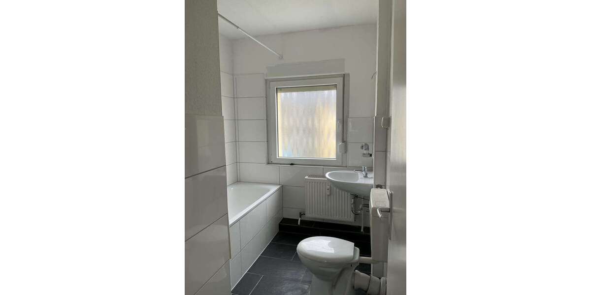 Etagenwohnung Velbert Kostenberg - 3 Zimmer, 72 m&sup2;, 579&euro; | Angebot:26933322