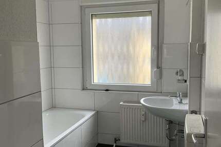 Wohnung Velbert Kostenberg - 3 Zimmer, 72 m&sup2;, 579&euro; | Angebot:26933322