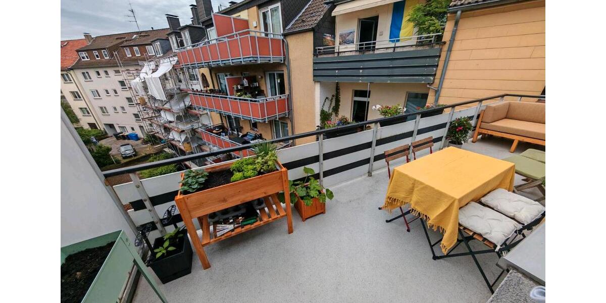 Untermiete (befristet): Möblierte Wohnung mit großem Balkon 2 zimmer