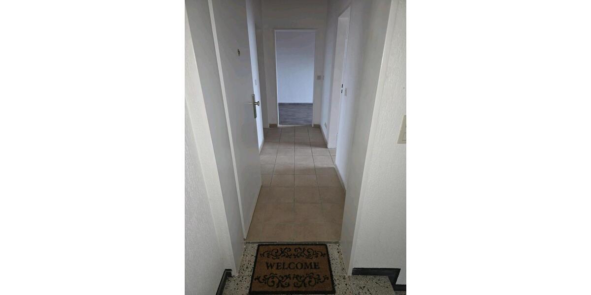 Dachgeschoßwohnung Dinslaken Hiesfeld - 2.5 Zimmer, 73 m&sup2;, 600&euro; | Angebot:26396476