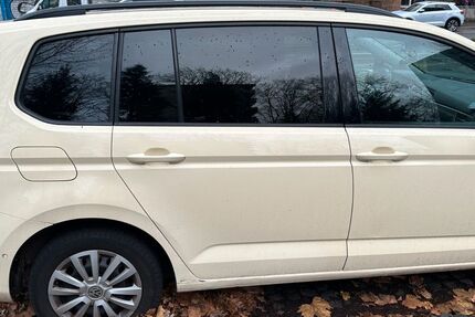 VW Touran 488.000 km 4.699 € Gelsenkirchen 45881