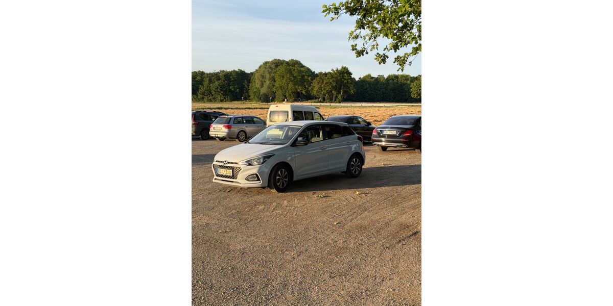 Hyundai i20 71.000 km 11.000 &euro; Oer Erkenschwick 45739