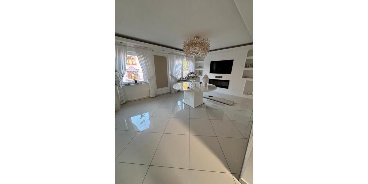 Etagenwohnung Duisburg Mittelmeiderich - 6 Zimmer, 169 m&sup2;, 263.000&euro; | Angebot:26929867