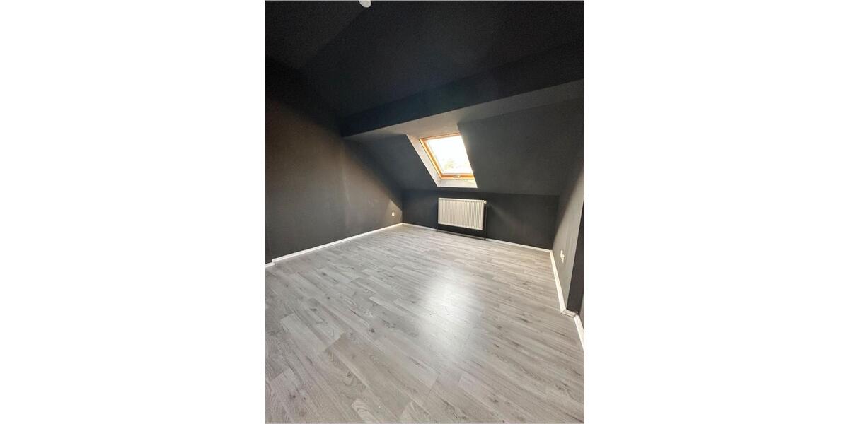 Dachgeschoßwohnung Wuppertal Elberfeld - 4 Zimmer, 73 m&sup2;, 650&euro; | Angebot:26453843