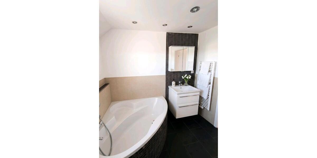 Dachgeschoßwohnung Wuppertal Gemarkung Barmen - 5 Zimmer, 93 m&sup2;, 1.000&euro; | Angebot:26399839